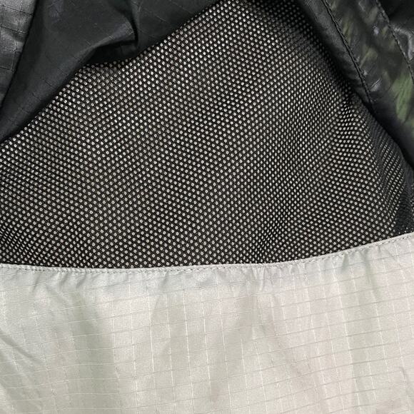 Nike Women's Two-Tone Hooded Utility Jacket - Picture 5 of 6